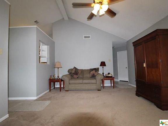 3rd image of 110 Spur Dr