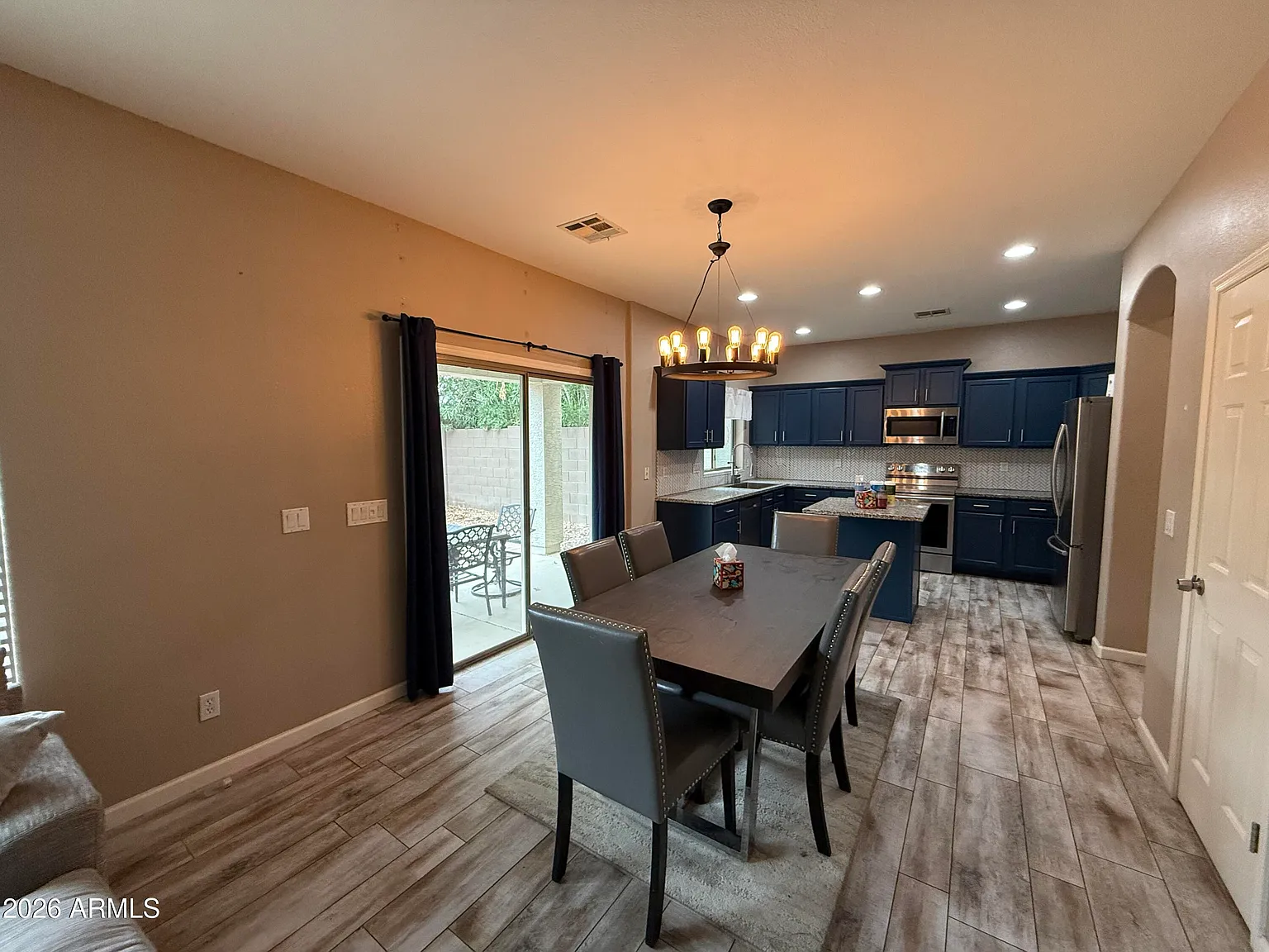 3 bed, 2.5 bath, 1737 sqft, $2,550 — Photo 3