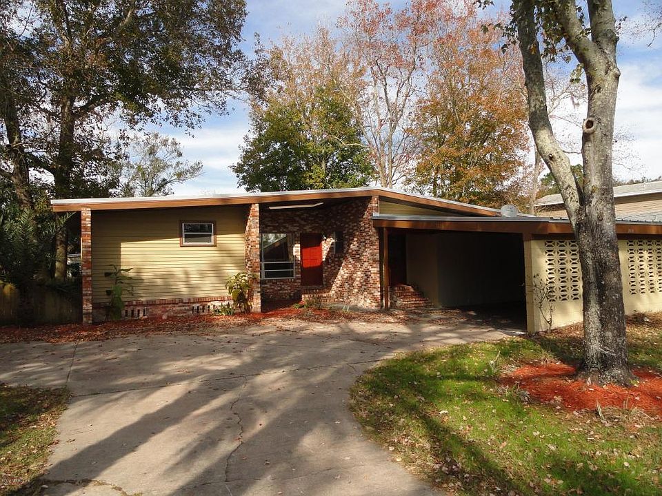 2nd image of 7438 Spinola Rd