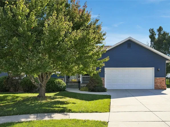 7400 Mallard Ct NE, Cedar Rapids, IA 52402