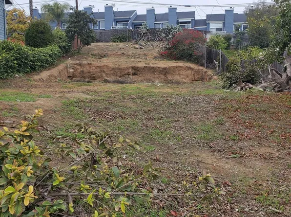 201 E Pepper Dr, Long Beach, CA 90807