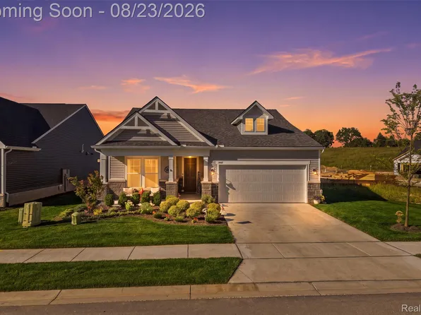 4144 Dogwood Dr, Milford, MI 48381