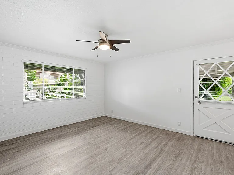 1 bed 1 bath with storage unit — Photo 7