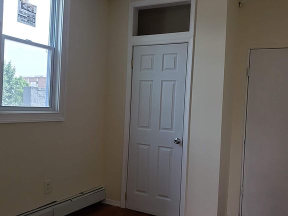 5th image of 10 Seidler St APT 1