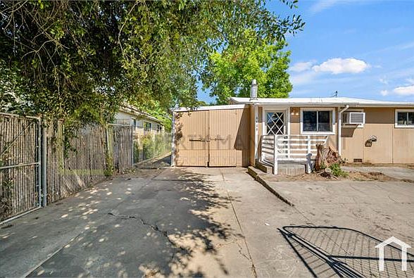 1st image of 4409 E Nichols Ave