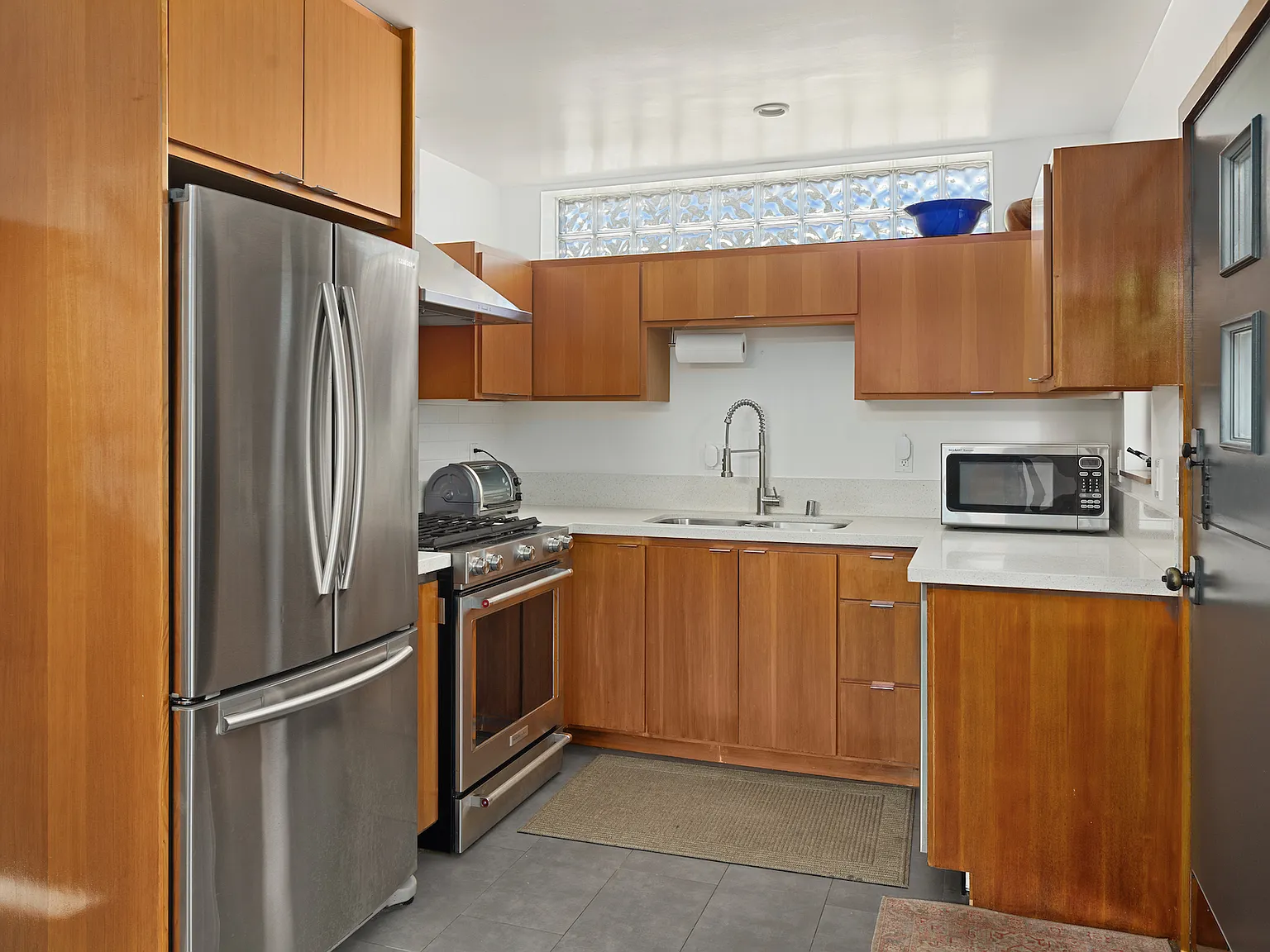 1089 1/2 Palms Blvd — Photo 4