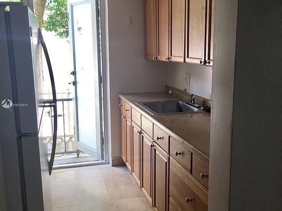 2nd image of 1840 James Ave APT 7