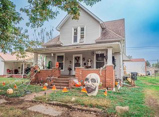 415 S Jackson St, Oakland City, IN 47660
