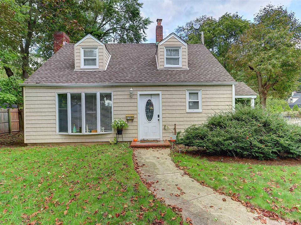 1st image of 76 Maplewood Dr