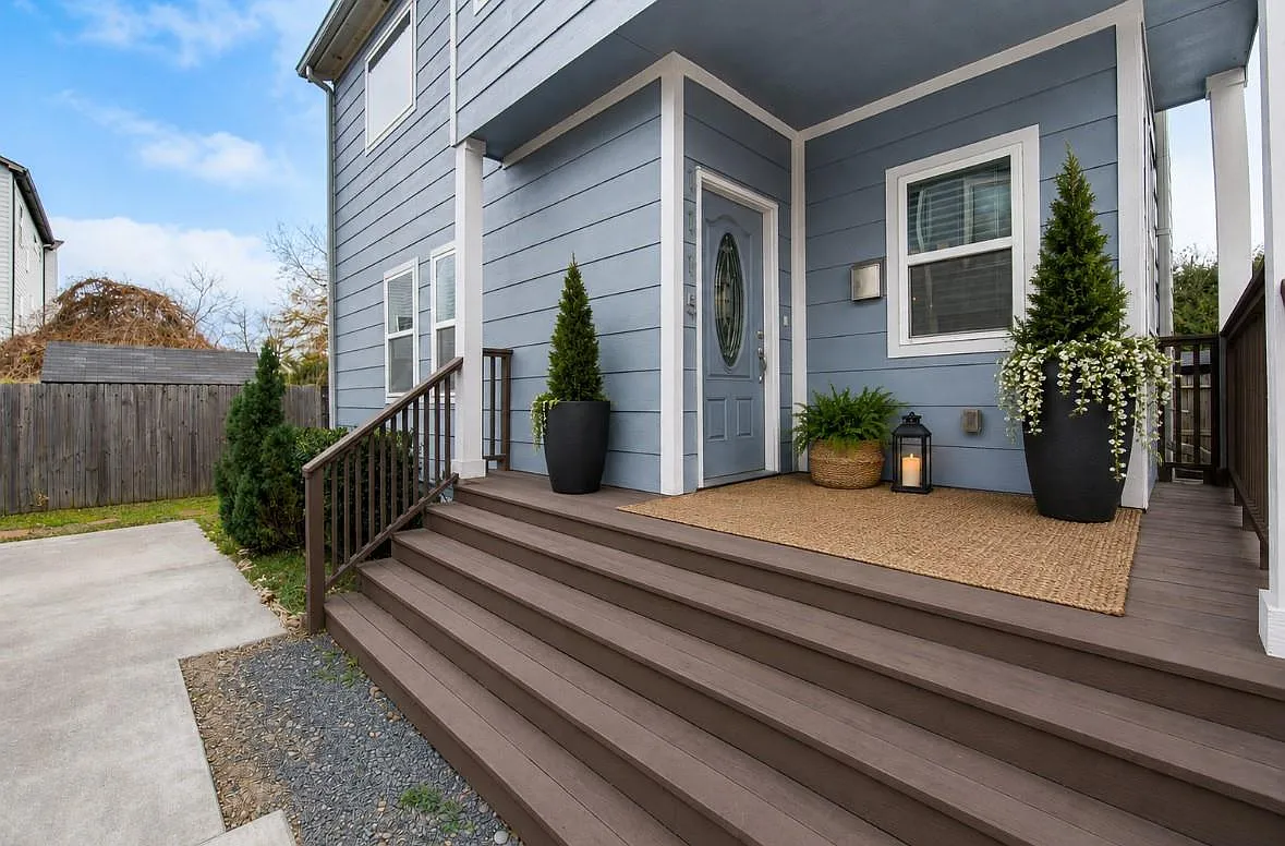 3 bed, 3.0 bath, 1637 sqft, $2,175 — Photo 1