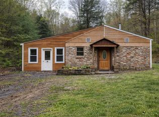 1526 Old River Rd, White River Junction, VT 05001