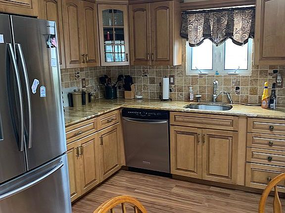 5th image of 41 Knight Ln