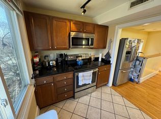 210 Holland St #2, Somerville, MA 02144