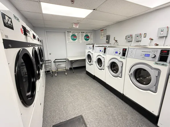 100-25 Queens Boulevard image 9 of 9