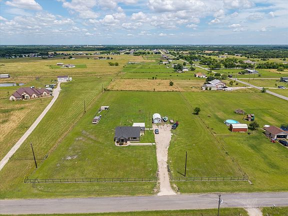 4th image of 4892 County Road 2714