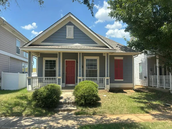 10061 Cedar Lake Dr, Aubrey, TX 76227