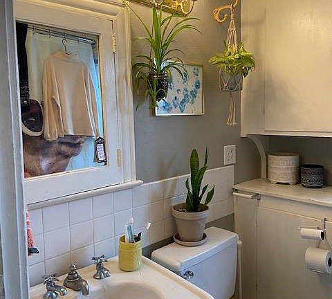3rd image of 1849 C St APT 7