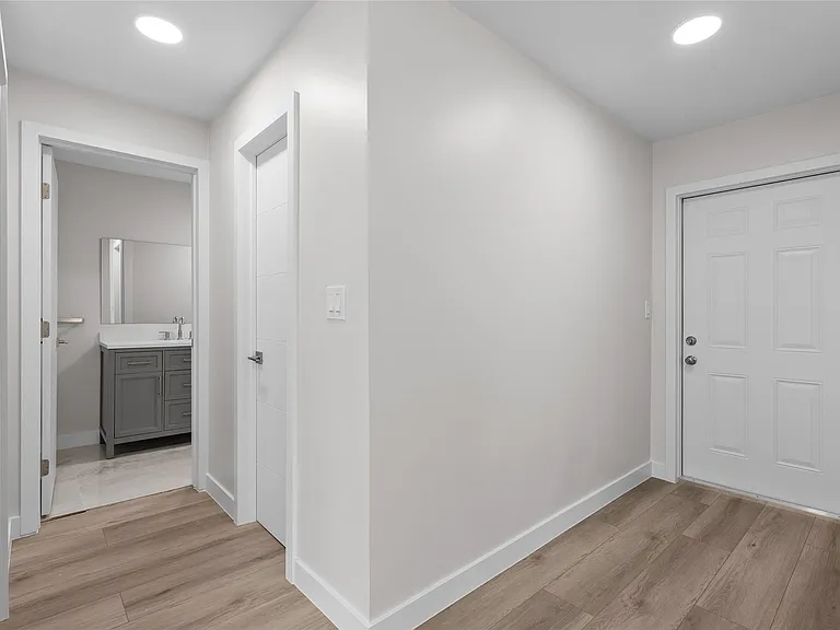 1150 E Sample Rd #202 — Photo 7