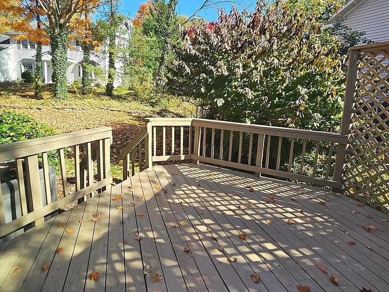 6413 Four Oaks Ln — Photo 43