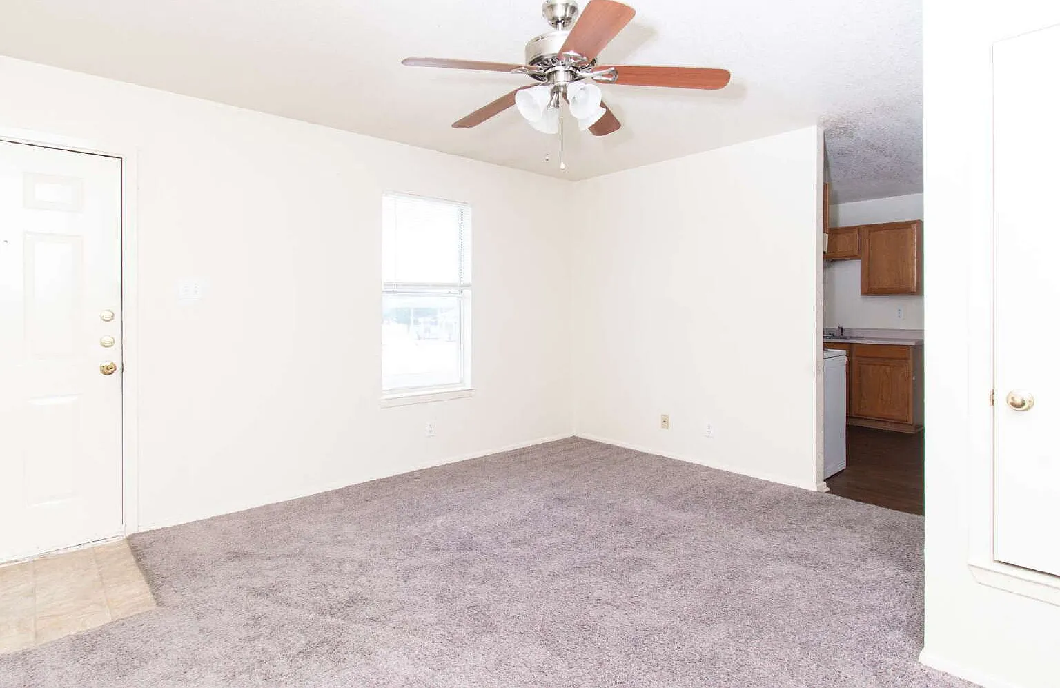 2 bed, 1.0 bath, 795 sqft, $550 — Photo 3