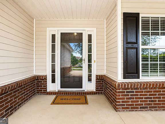 2nd image of 1438 Solomon Dr