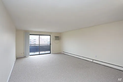 231 Main St #3 Photo 1