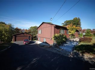 24 Oak Dr, Monroe, NY 10950