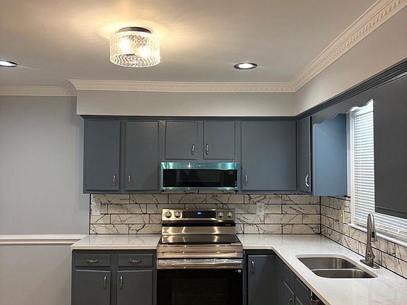3rd image of 6230 Cross Creek Ln