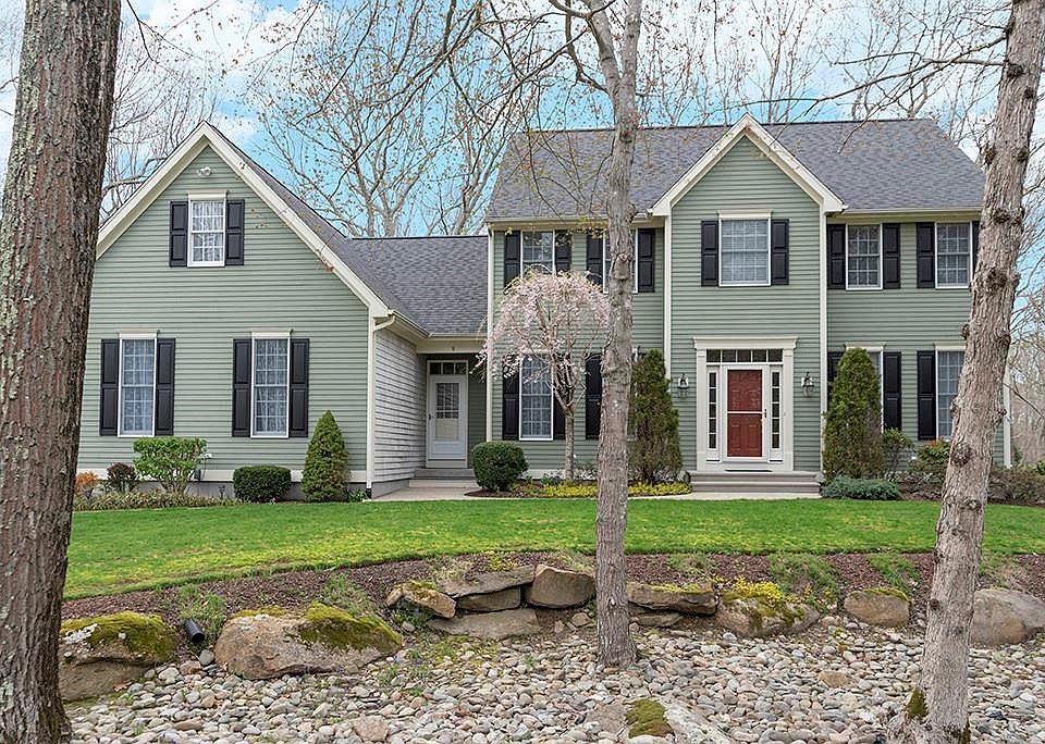 8 Douglas Dr, Saunderstown, RI 02874 | Zillow