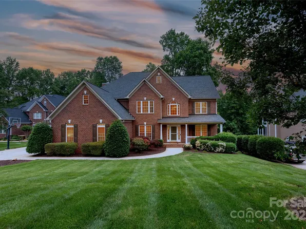 132 Parkside Ln, Mooresville, NC 28117