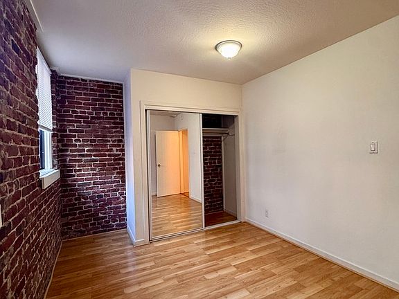 3rd image of 738 Stockton St