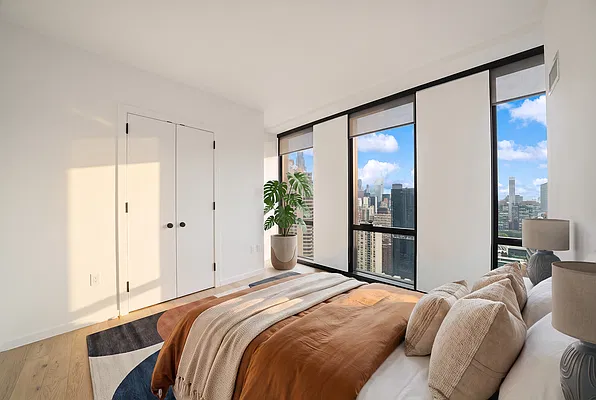 Bedroom, photo 1