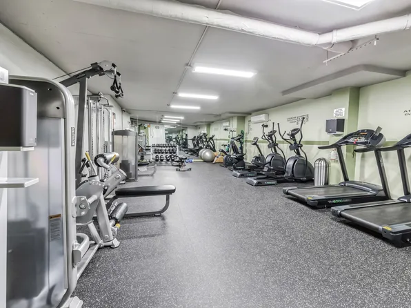 555 Kappock Street image 11 of 14