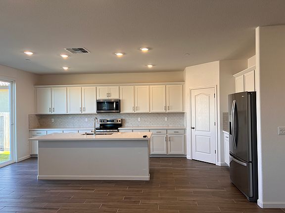 Spacious Kitchen