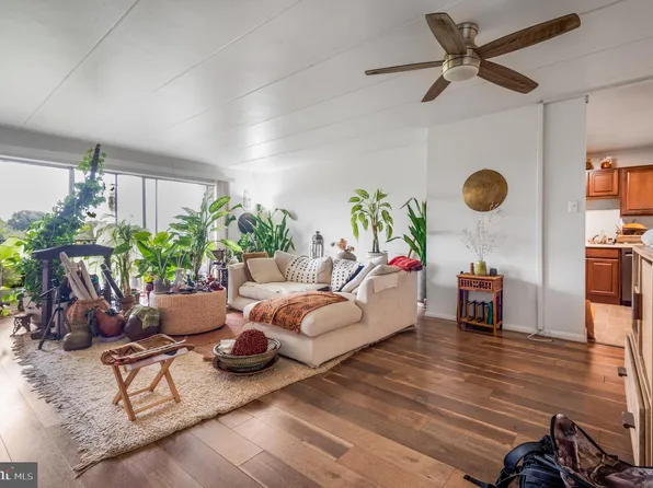 6011 Emerson St APT 607, Bladensburg, MD 20710