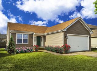 274 S Quail Hollow Ct, Round Lake, IL