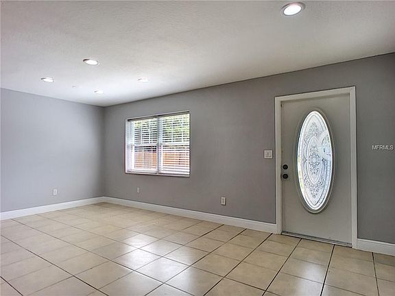 4th image of 1372 Lamont Ct