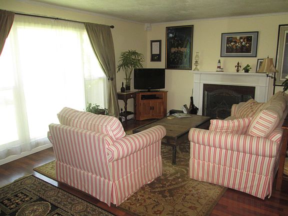 4th image of 1286 Arnold Ave