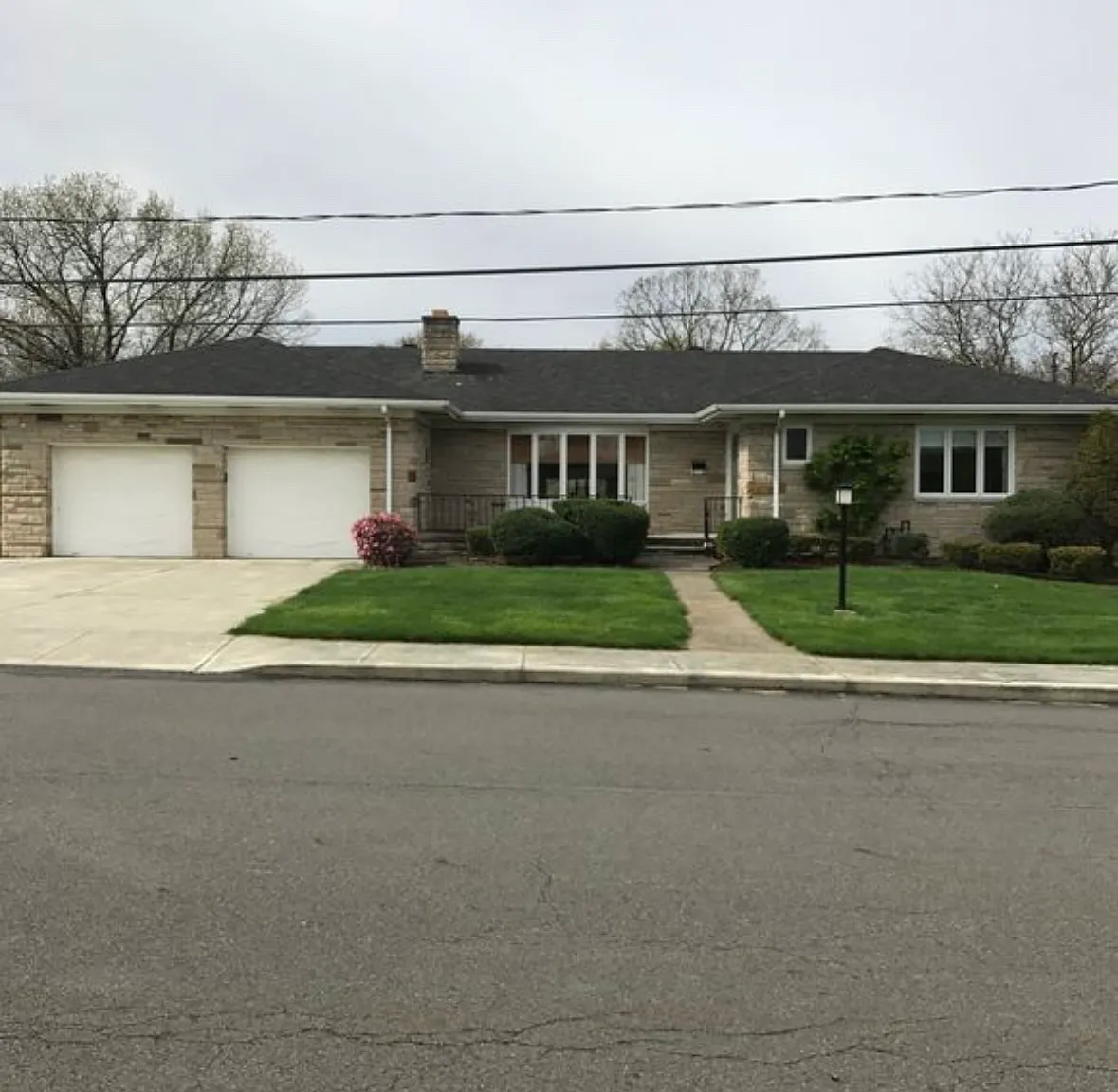 3 bed, 2150 sqft, $2,400 — Photo 1