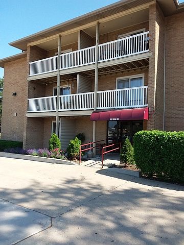 1st image of 920 Beau Dr Unit 103