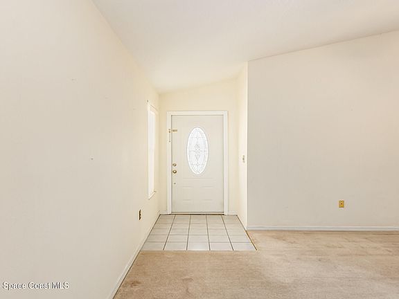 2nd image of 906 S South Fork Cir