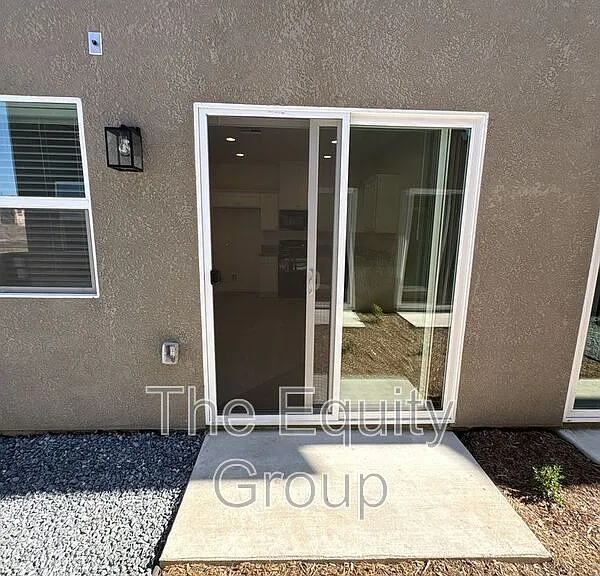 725 S Pinkham #102 — Photo 12