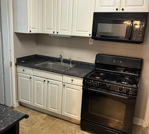 2nd image of 7125 Rhodes Ave