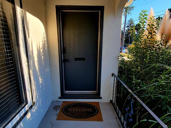 3rd image of 2331 Alhambra Ave