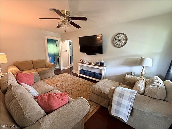 5th image of 335 Culler Rd