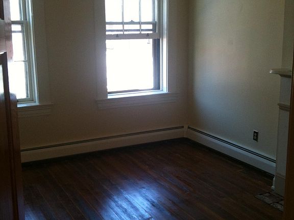 3rd image of 509 E 13th St APT 5