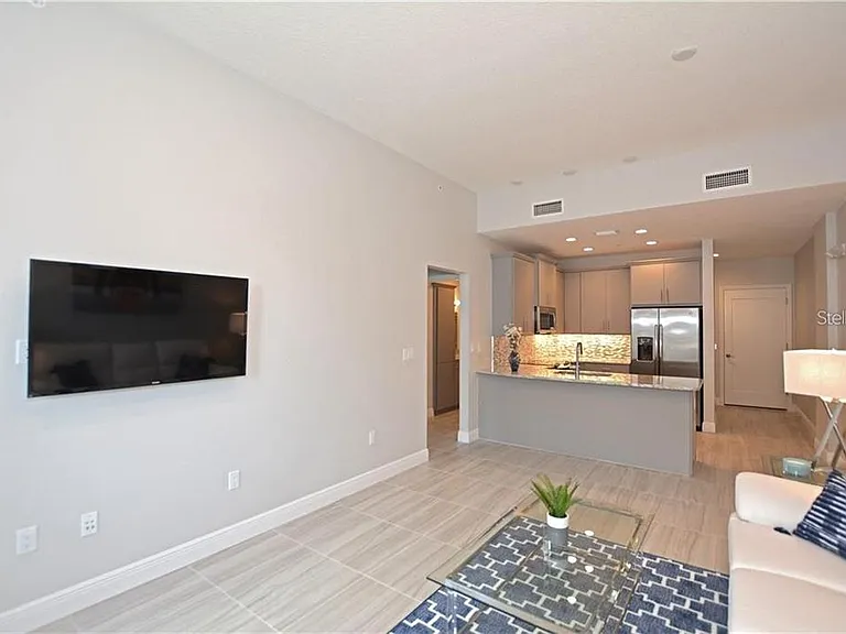 1500 State St #603 — Photo 5