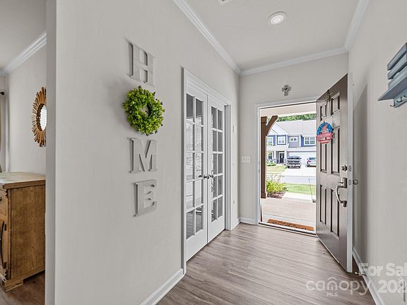 5th image of 166 Rooster Tail Ln
