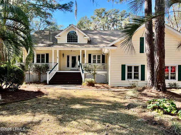 16 Riverview Dr, Beaufort, SC 29907