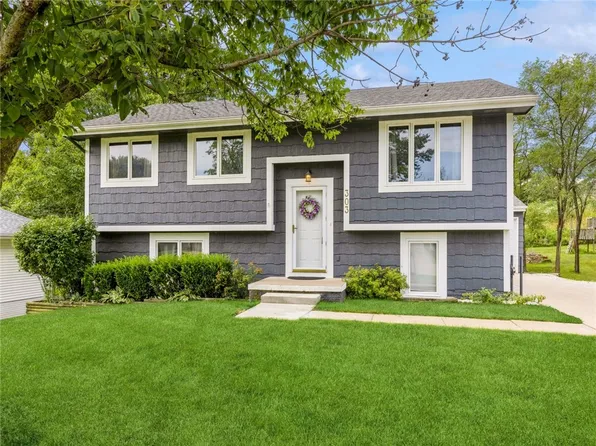 303 Division Ave, Van Meter, IA 50261